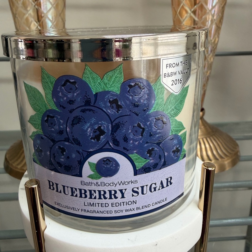 Bath & Body Works Blueberry Sugar 3 Wick Candle NWT Reteleased from 2016 Vault